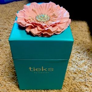 Tieks box with pink flower